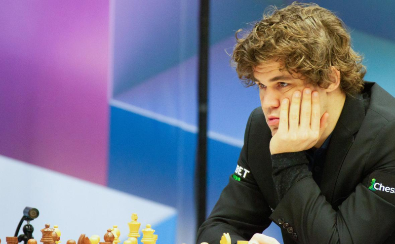 FIDE назвала шахматиста, который заменит Карлсена в турнире претендентов