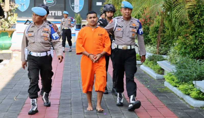 На Бали водитель такси угрозами вымогал у туристов деньги