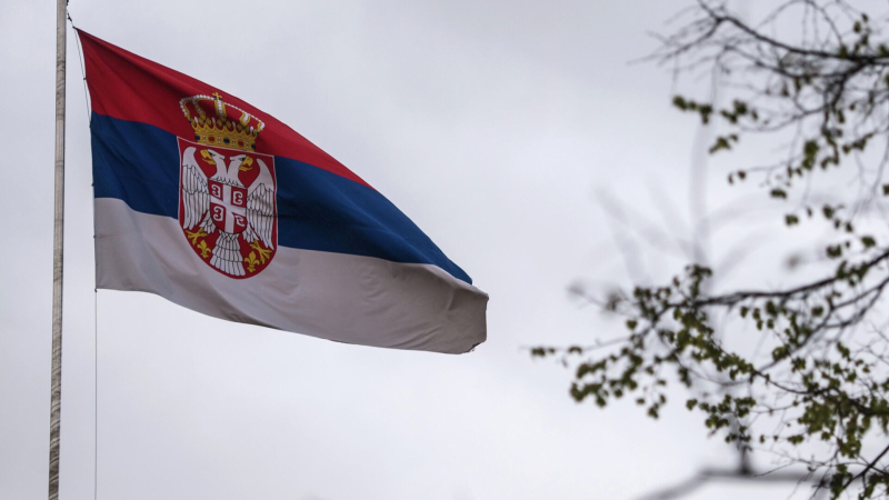 В Кремле заявили, что на Сербию давят из-за отношений с Россией