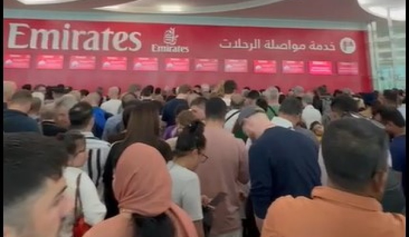 Аэропорт Дубая переполнен пассажирами задержанных рейсов